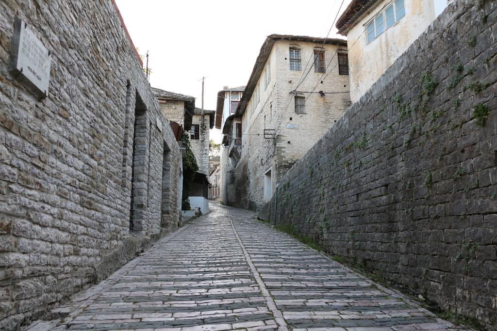 Gjirokastër Stone City Hostel מראה חיצוני תמונה