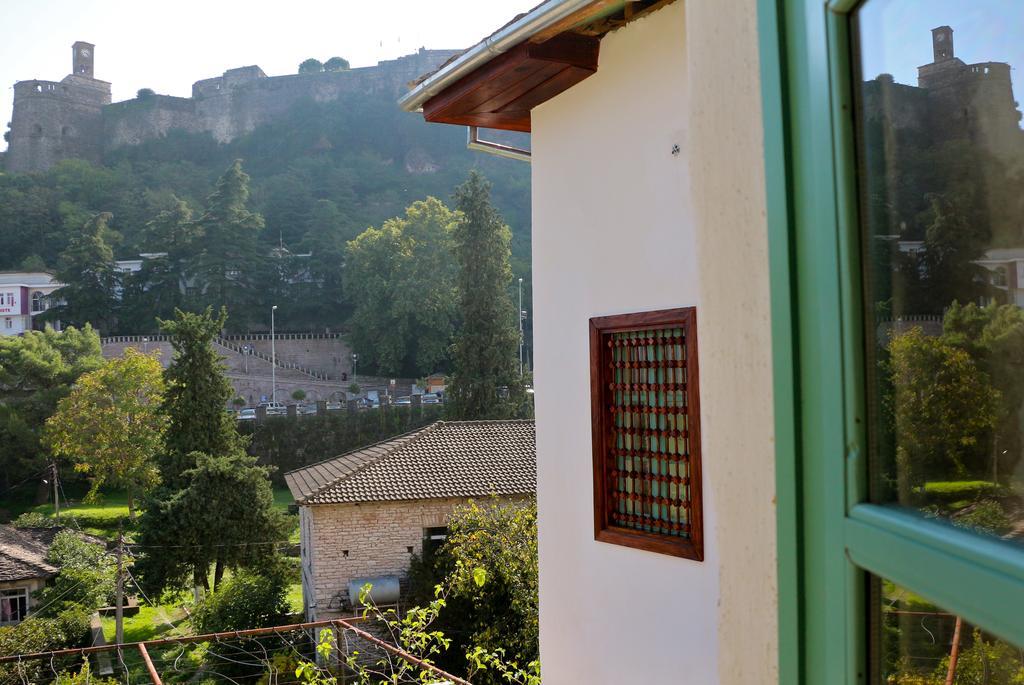 Gjirokastër Stone City Hostel מראה חיצוני תמונה