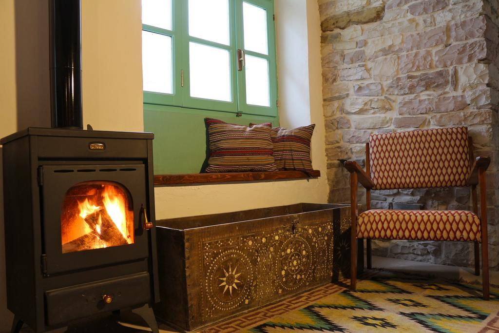 Gjirokastër Stone City Hostel מראה חיצוני תמונה