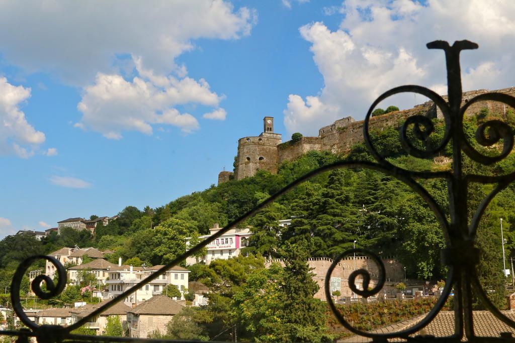 Gjirokastër Stone City Hostel מראה חיצוני תמונה