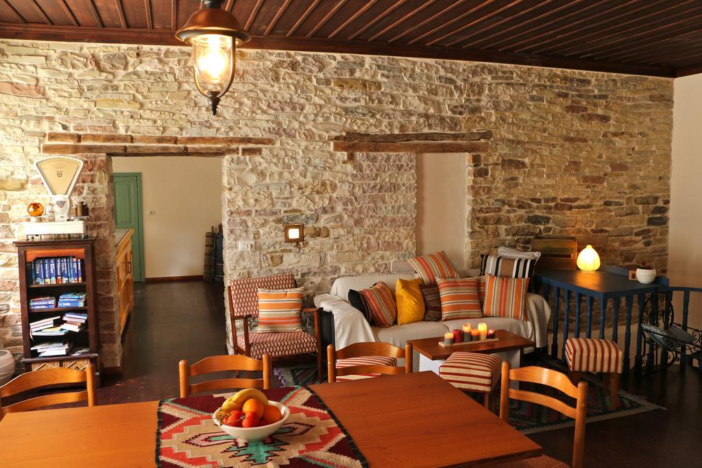 Gjirokastër Stone City Hostel מראה חיצוני תמונה