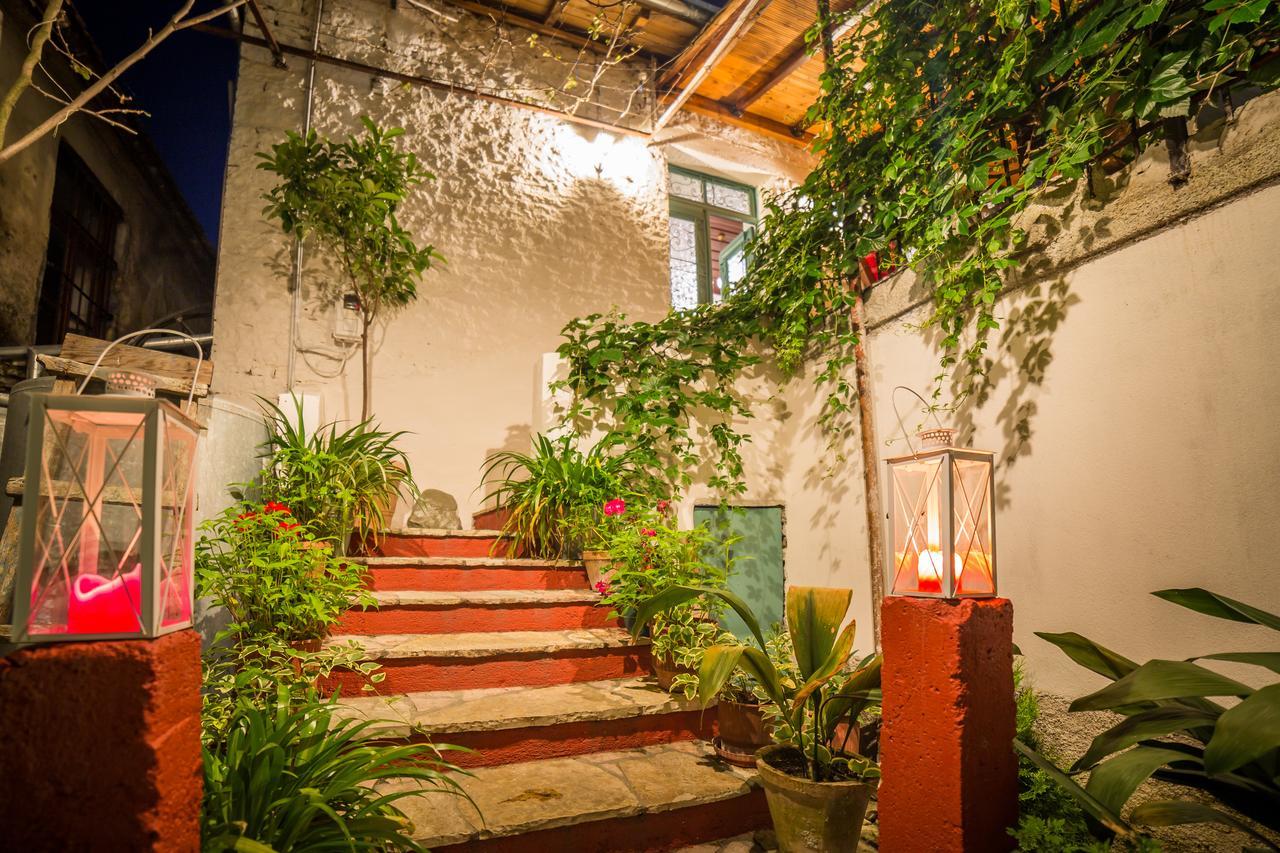 Gjirokastër Stone City Hostel מראה חיצוני תמונה