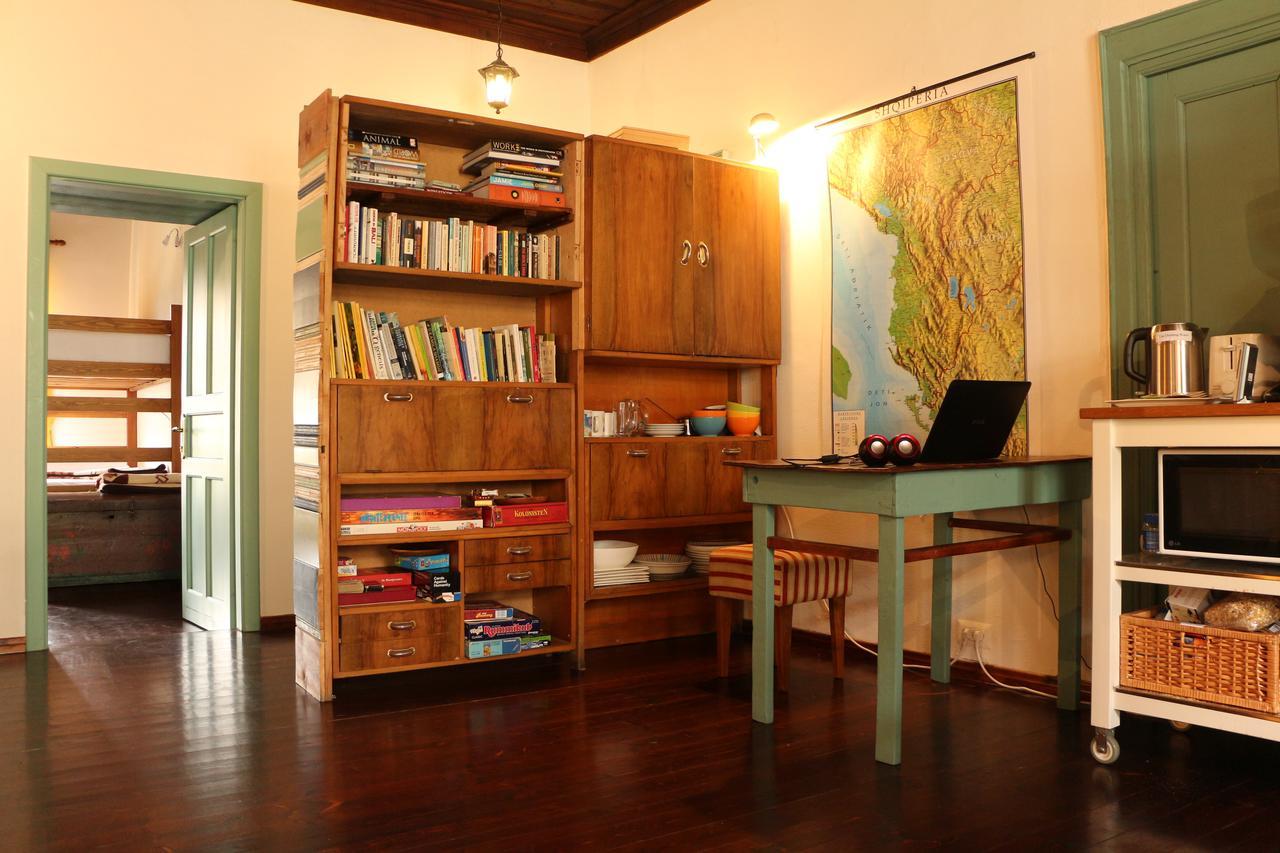 Gjirokastër Stone City Hostel מראה חיצוני תמונה